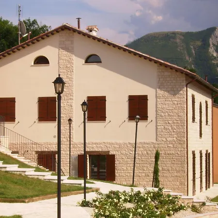 Oasi Di Piscina Con Vista Sul Monte Nerone Appartement *