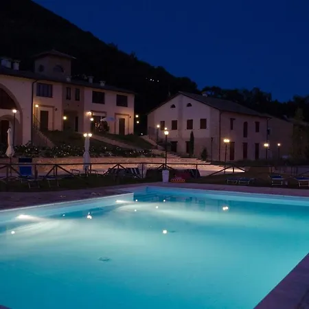 Oasi Di Piscina Con Vista Sul Monte Nerone Appartement *