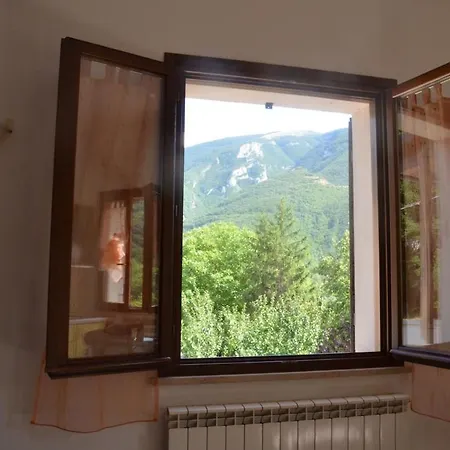 Oasi Di Piscina Con Vista Sul Monte Nerone Piobbico