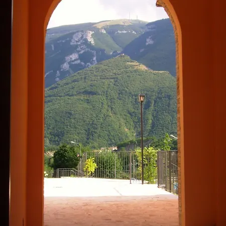 Oasi Di Piscina Con Vista Sul Monte Nerone Apartment