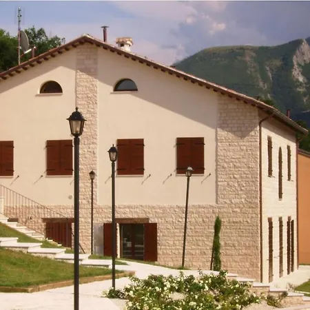 Oasi Di Piscina Con Vista Sul Monte Nerone Piobbico